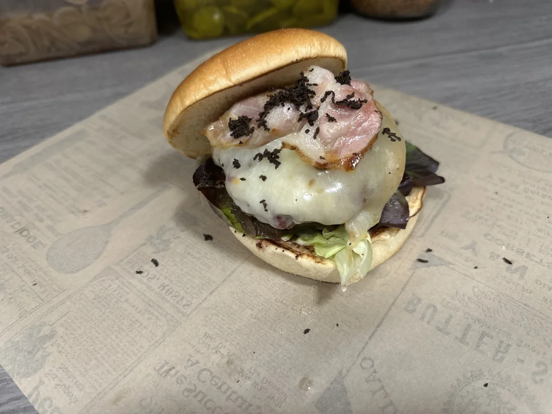 Burger garni de fromage